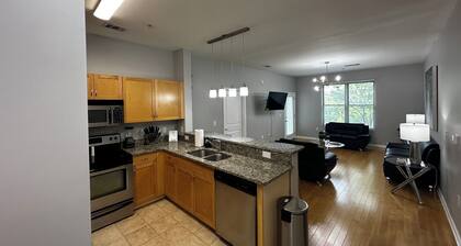 Stylish Condo Retreat 1 Mile from Mercedes-Benz Stadium and the AU Center!