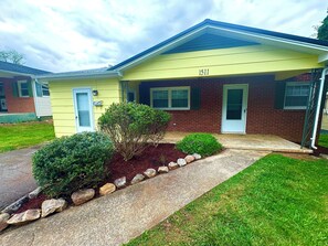 Exterior - Centralized Modern Home in Johnson City (Johnson City)