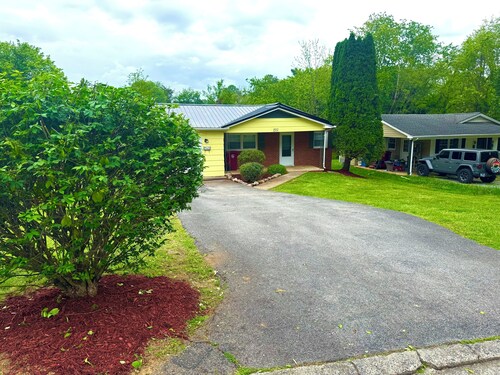 Centralized Modern Home in Johnson City