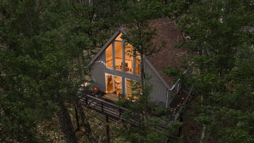 Fireplace, Grill, Games & Dogs near Bryce Resort