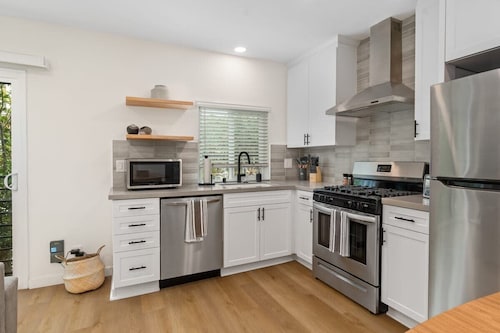 Newly Renovated Fletcher Cove Solana Beach 2bd Apt