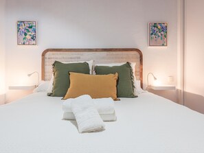 1 soverom, strykejern/-brett, internettilgang og sengetøy