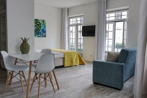 开间, 吸烟房 | 1 多间卧室