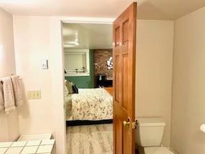 Hair dryer, towels, soap, toilet paper - Calm and Private Room in NE Portland (Portland)