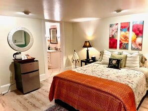 1 slaapkamer, een strijkplank/strijkijzer, wifi, beddengoed