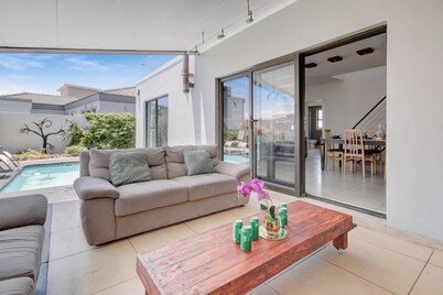 Welcoming 4-bedroom house with WiFi in Cape Town