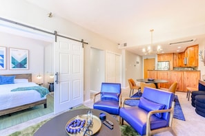 2 bedrooms, desk, free WiFi, bed sheets