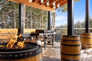 Property grounds - Cave Bay Escape -Boat Slip, Stunning Coeur d’Alene Lake View, Deck, Grill, Blackstone, and Fire Pit! (Worley)