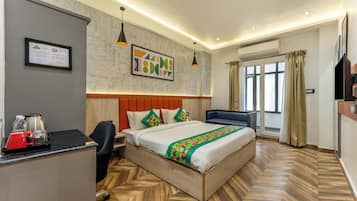 Premium Room | Individually furnished, desk, blackout curtains, iron/ironing board