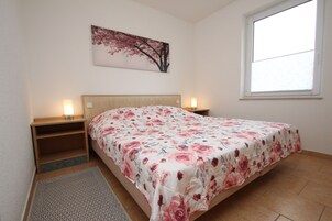 Bungalow | 2 bedrooms, individually furnished, bed sheets
