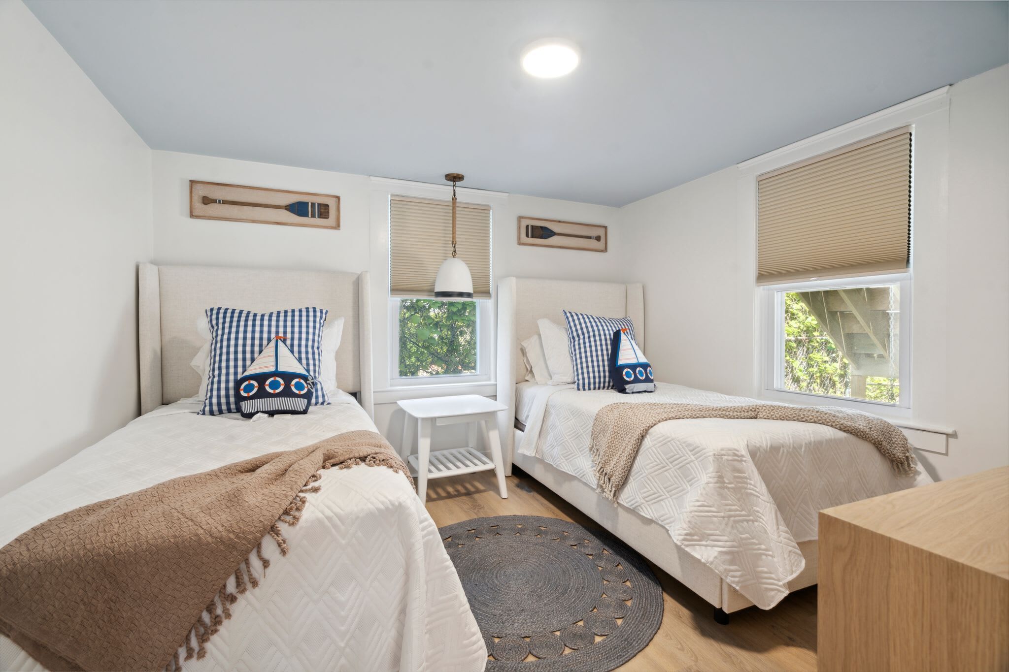 3 habitaciones, tabla de planchar con plancha, wifi y ropa de cama 