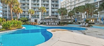 2BR Boat Friendly Condo Updated Pool Beach Access