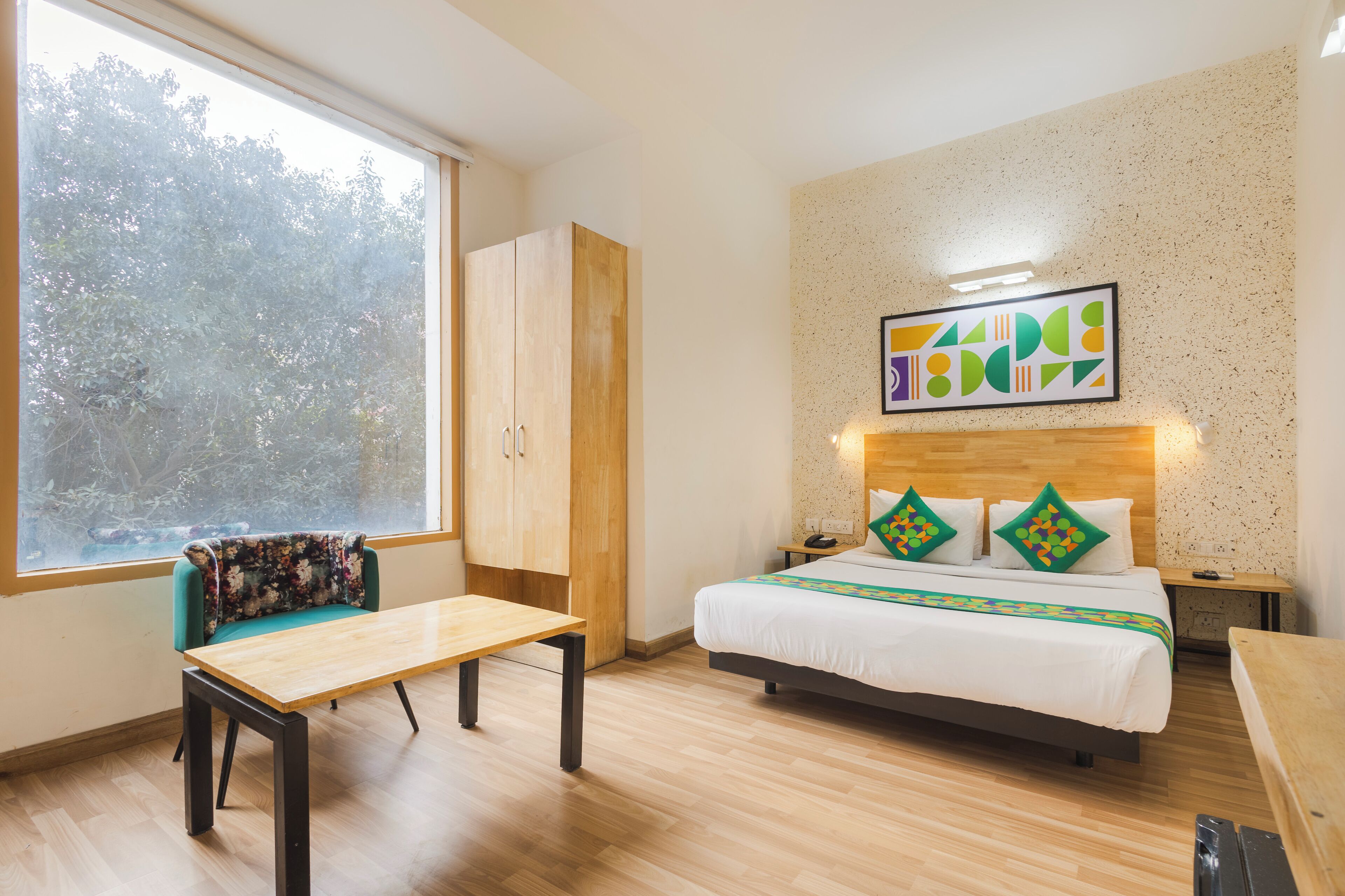 Deluxe Room | Individually furnished, desk, blackout curtains, iron/ironing board