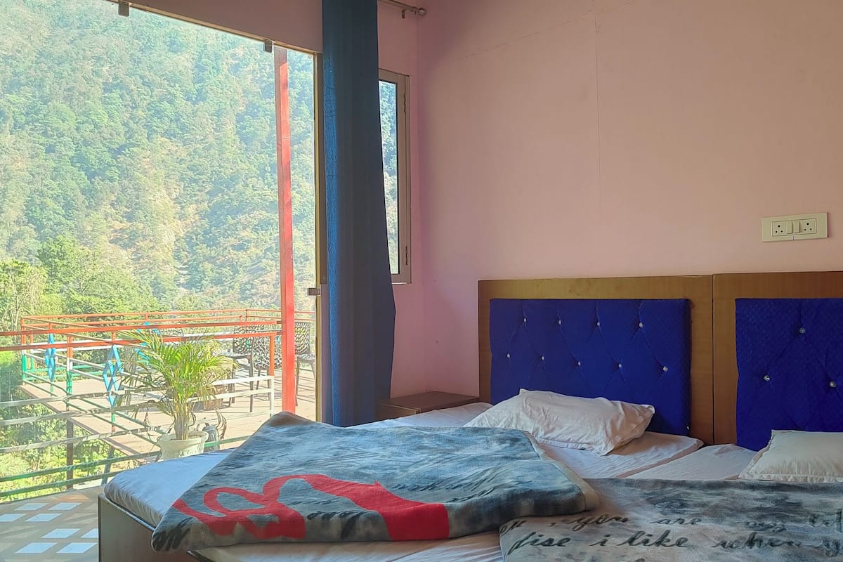 Camera Deluxe, balcone, vista montagna | 9 camere, Wi-Fi gratuito