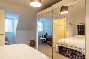 4 soverom, strykejern/-brett, wi-fi og sengetøy