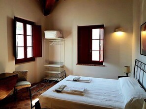 2 chambres, accès au Wi-Fi (inclus), literie fournie