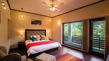 Luxury Suite, Mountain View | 1 bedroom, desk, laptop workspace, free WiFi
