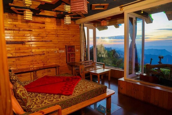 Junior-studiosviitti | Ylelliset vuodevaatteet, äänieristys, ilmainen Wi-Fi, vuodevaatteet