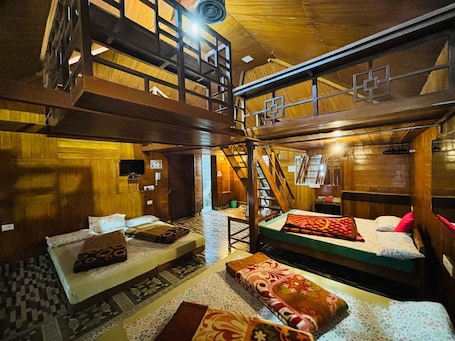 Ropa de cama de alta calidad, sistema de insonorización y wifi gratis