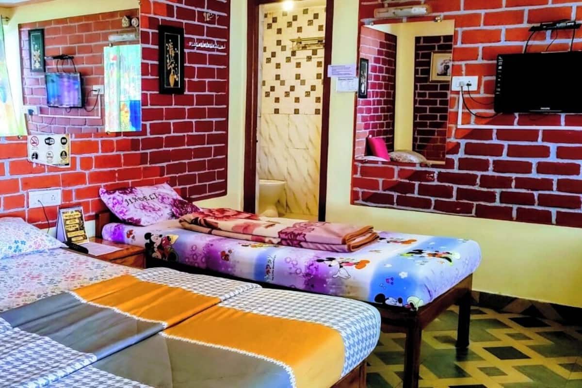 Chambre Standard | Literie de qualitĂŠ, système dâinsonorisation, accès au Wi-Fi (inclus)