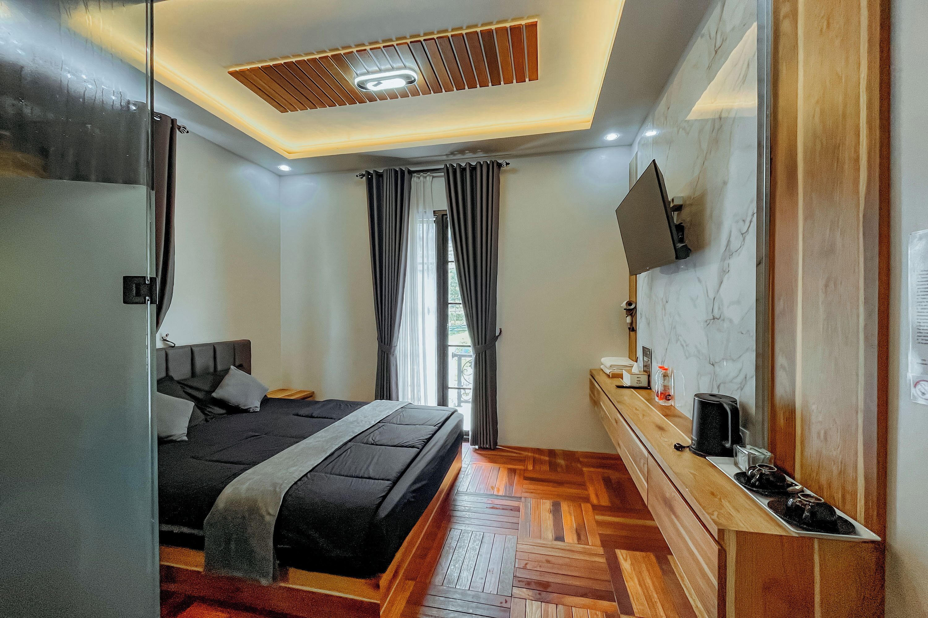 Deluxe Room | Iron/ironing board, free WiFi, bed sheets