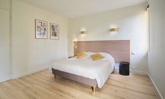 Classic Double Room, Garden View | Laptop workspace, soundproofing, free WiFi