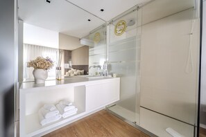 Shower, hair dryer, towels - Sé inn Studio 5 by House and People (Braga)