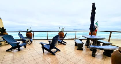 Ocean front -3-bedroom condo in welcoming Playas de Rosarito with WiFi