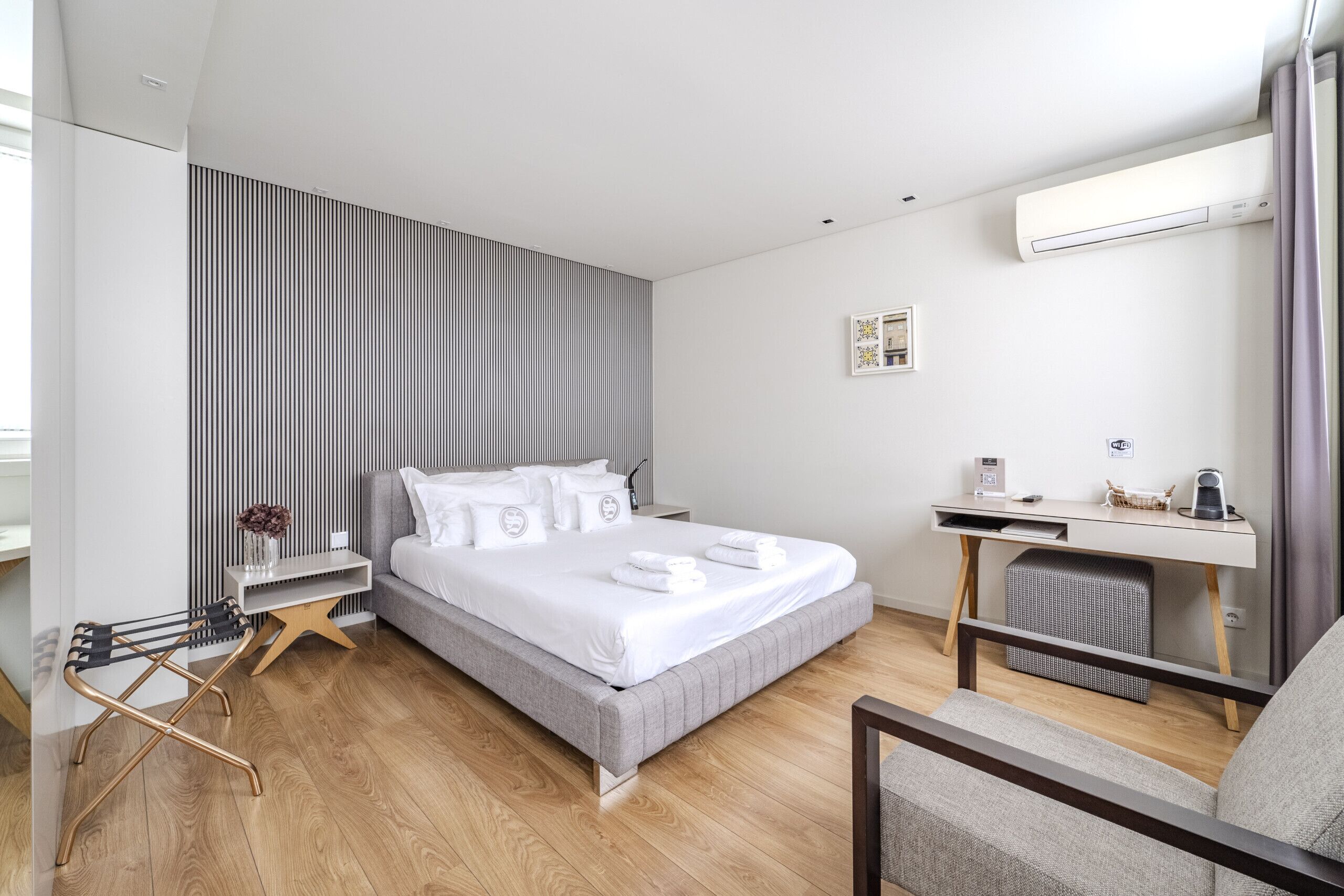 Bügeleisen/Bügelbrett, kostenloses WLAN, Bettwäsche