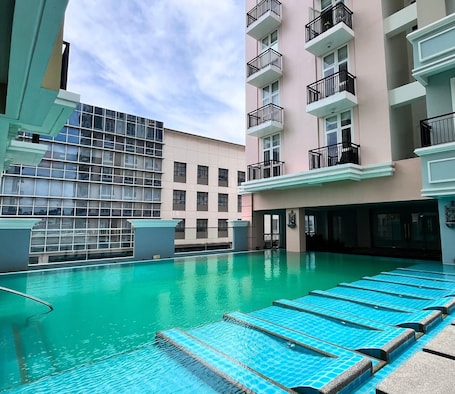 ๊ณต์ฉ ๋๋ฏธํ ๋ฆฌ, ์นจ์ค 1๊ฐ, ์ฅ์ ์ธ ์ง์, ํก์ฐ | ์์์ฅ | ์ผ์ธ ์์์ฅ