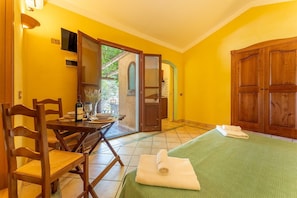 Vauvan matkasänky, ilmainen Wi-Fi, vuodevaatteet