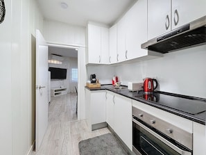 Fridge, microwave, oven, coffee/tea maker