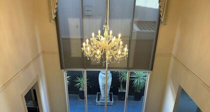 Luxury house with 5 bedrooms, pool and spa