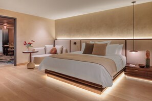 Premium bedding, down duvets, pillow-top beds, free minibar - The Moore Miami  (Miami)