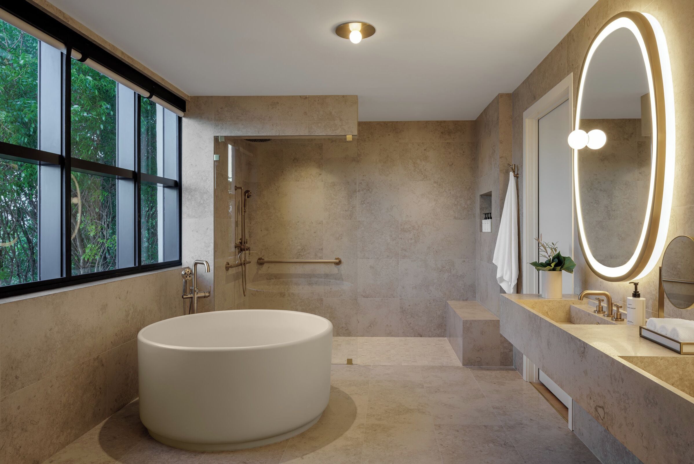Deluxe Room, 1 King Bed (Suite Accessible) | Bathroom