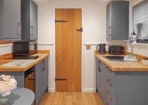 Fridge, oven, stovetop, toaster