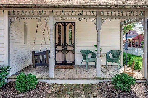 History Meets Luxury - Dreamy Sweeney Cottage