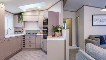 Fridge, oven, stovetop, toaster