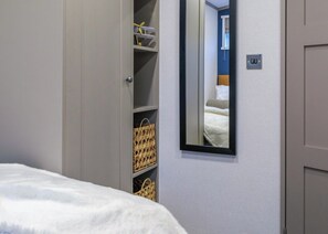 2 bedrooms