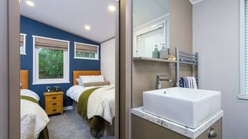 2 bedrooms