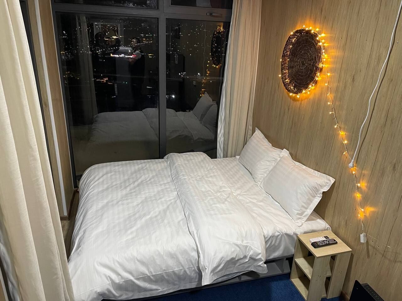 3 habitaciones, insonorización y tabla de planchar con plancha 