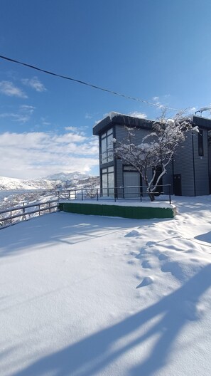 Casa de campo família, vista para a montanha | 3 quartos, quartos à prova de som, ferros/tábuas de passar roupa