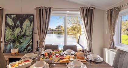 3 bedroom accommodation in Laceby