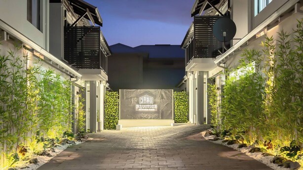 Unclassified image, 1 of 41, button - Equitice  Autumn Moonlight Villa, Leisure Autumn Moonlight Villa (Victoria Park)
