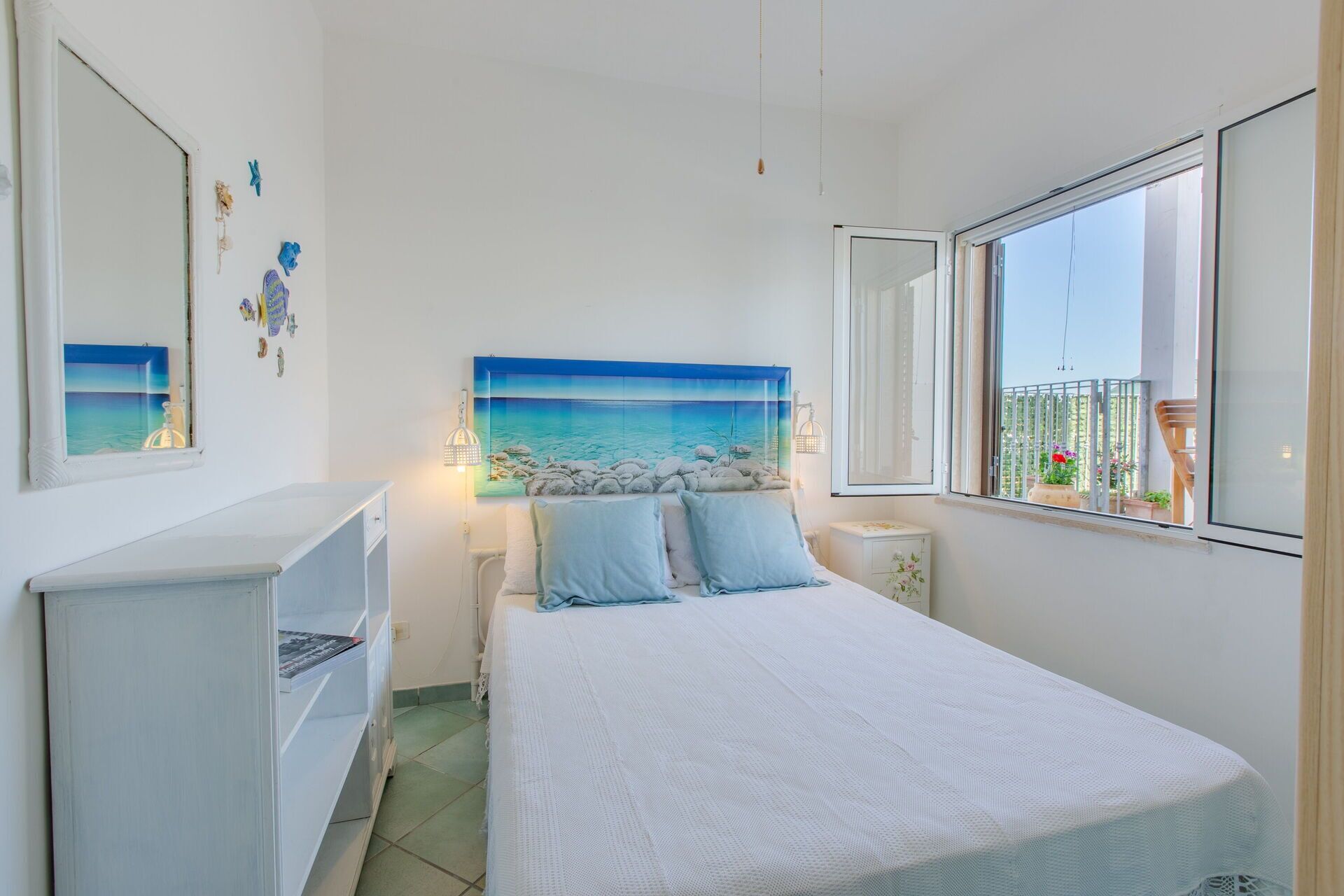 Lit de bébé portatif, accès au Wi-Fi (inclus), literie fournie