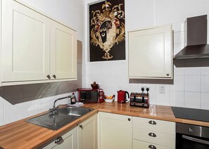 Kühlschrank, Ofen, Herdplatte, Toaster