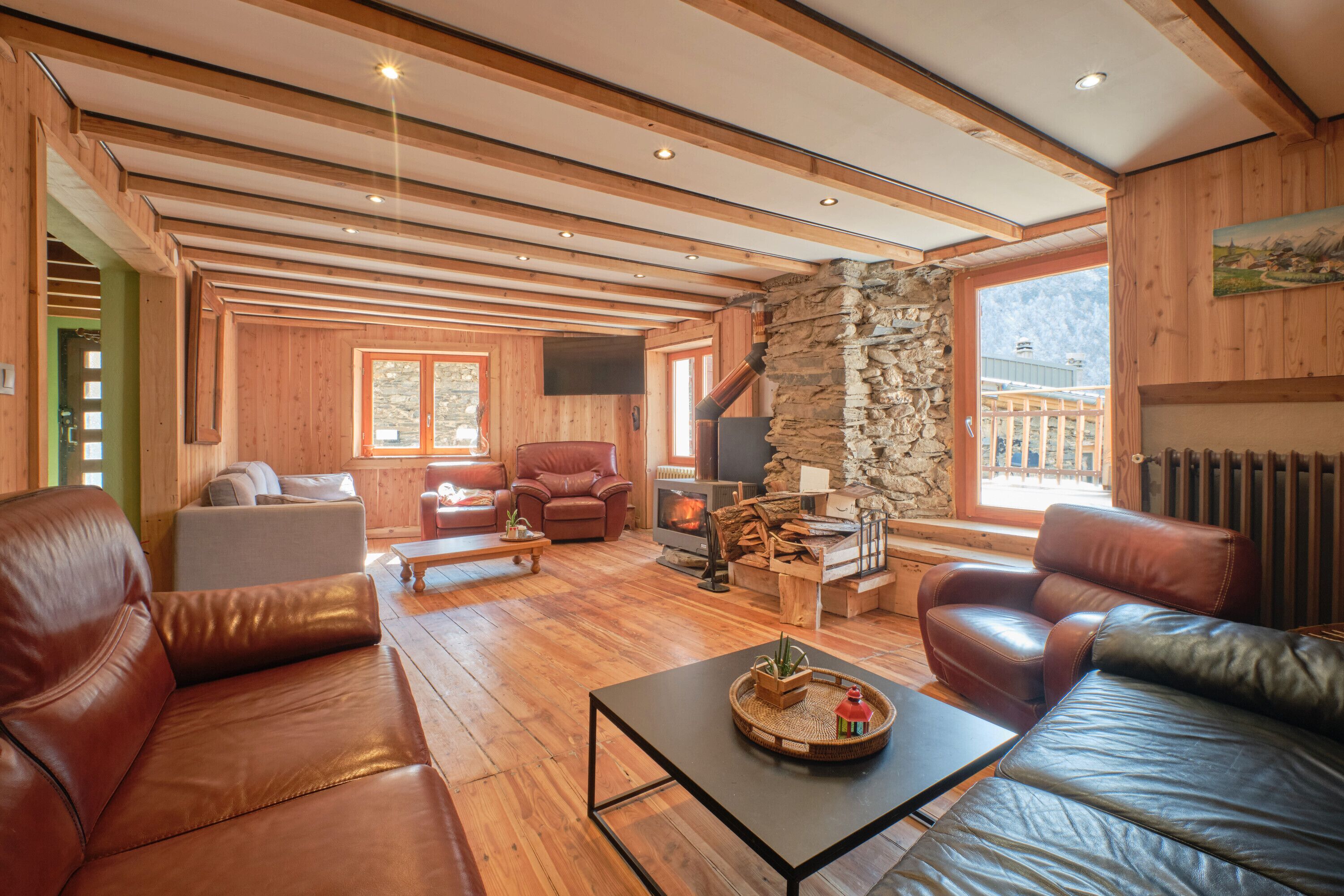 Télévision, cheminée