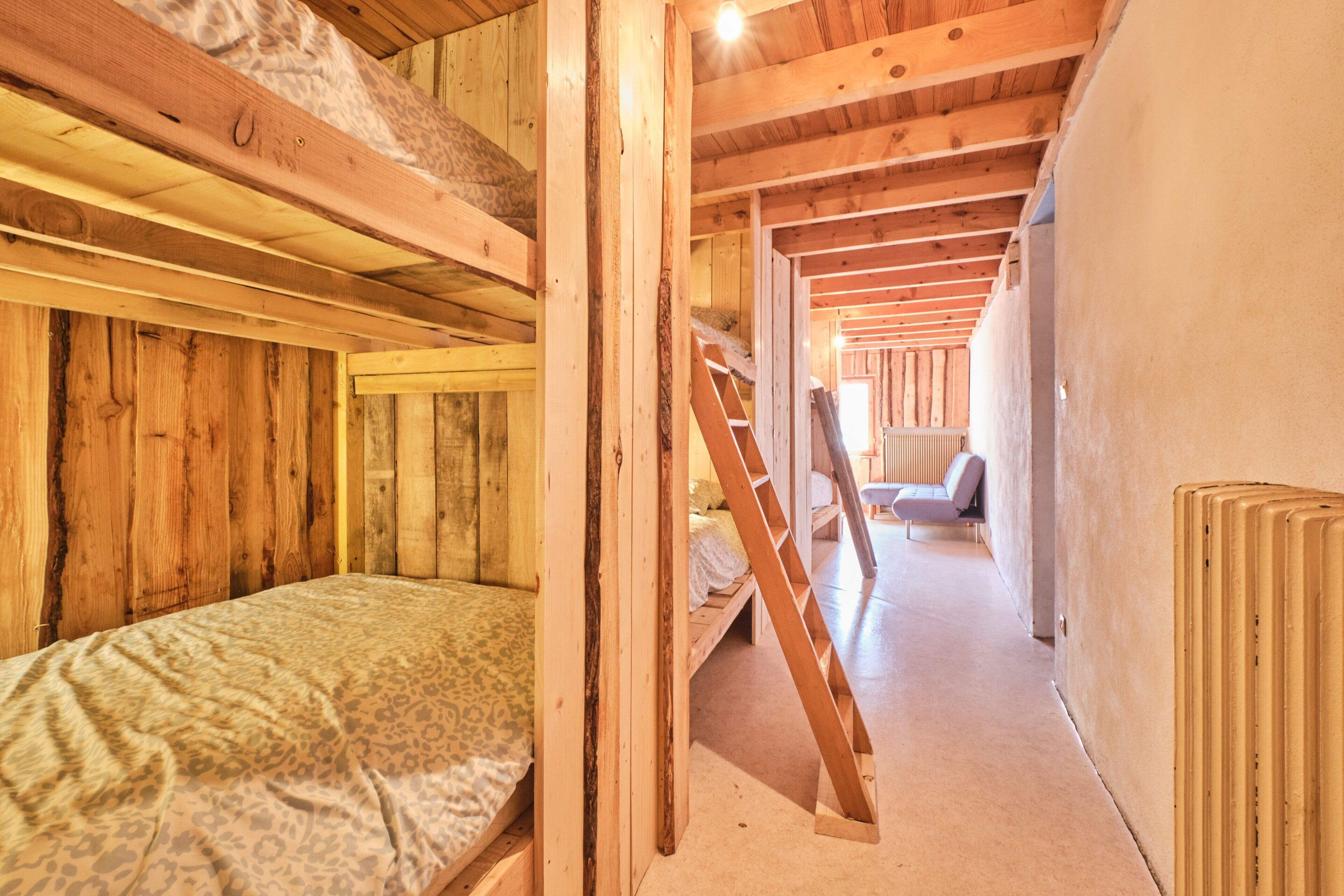 4 bedrooms, WiFi, bed sheets