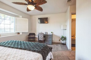 4 Schlafzimmer, Schreibtisch, Bügeleisen/Bügelbrett, kostenloses WLAN