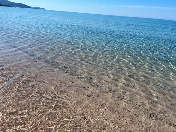Una spiaggia nelle vicinanze